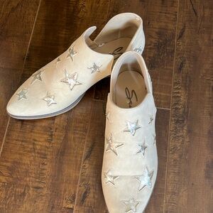 Beige star boots Size 9 women's